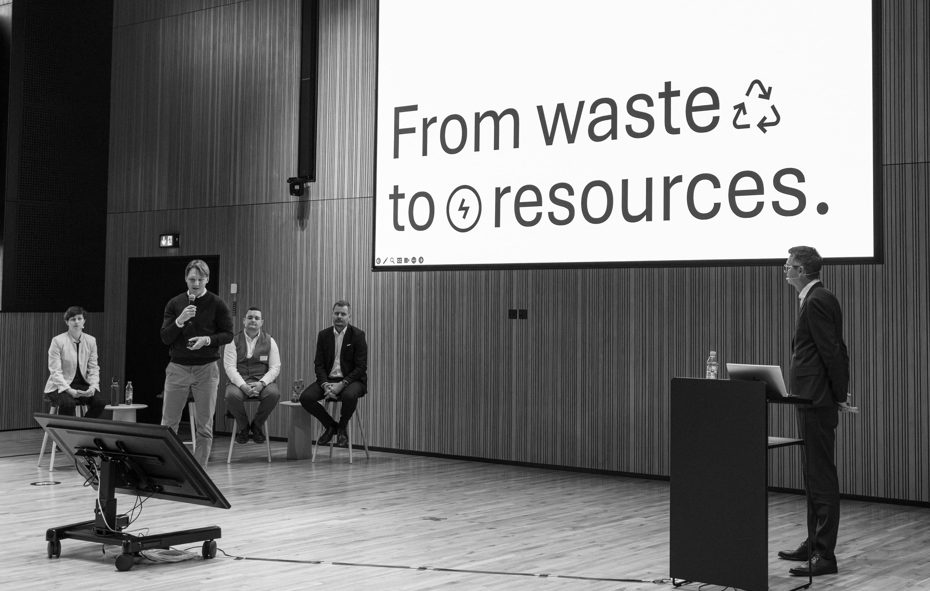 Live discussion at the Geminor Townhall.