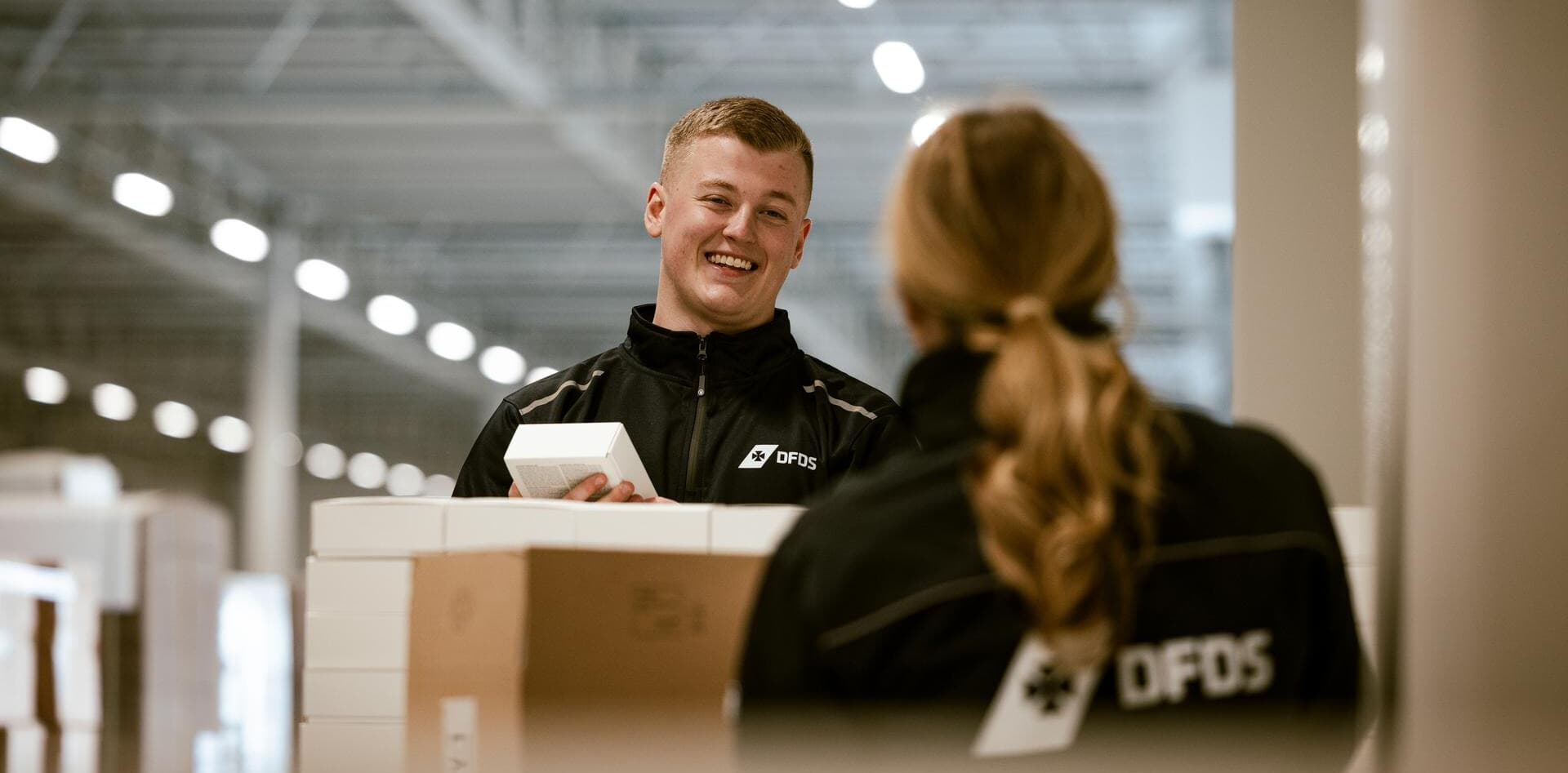 Trabajadores de DFDS en nuestro almacén.